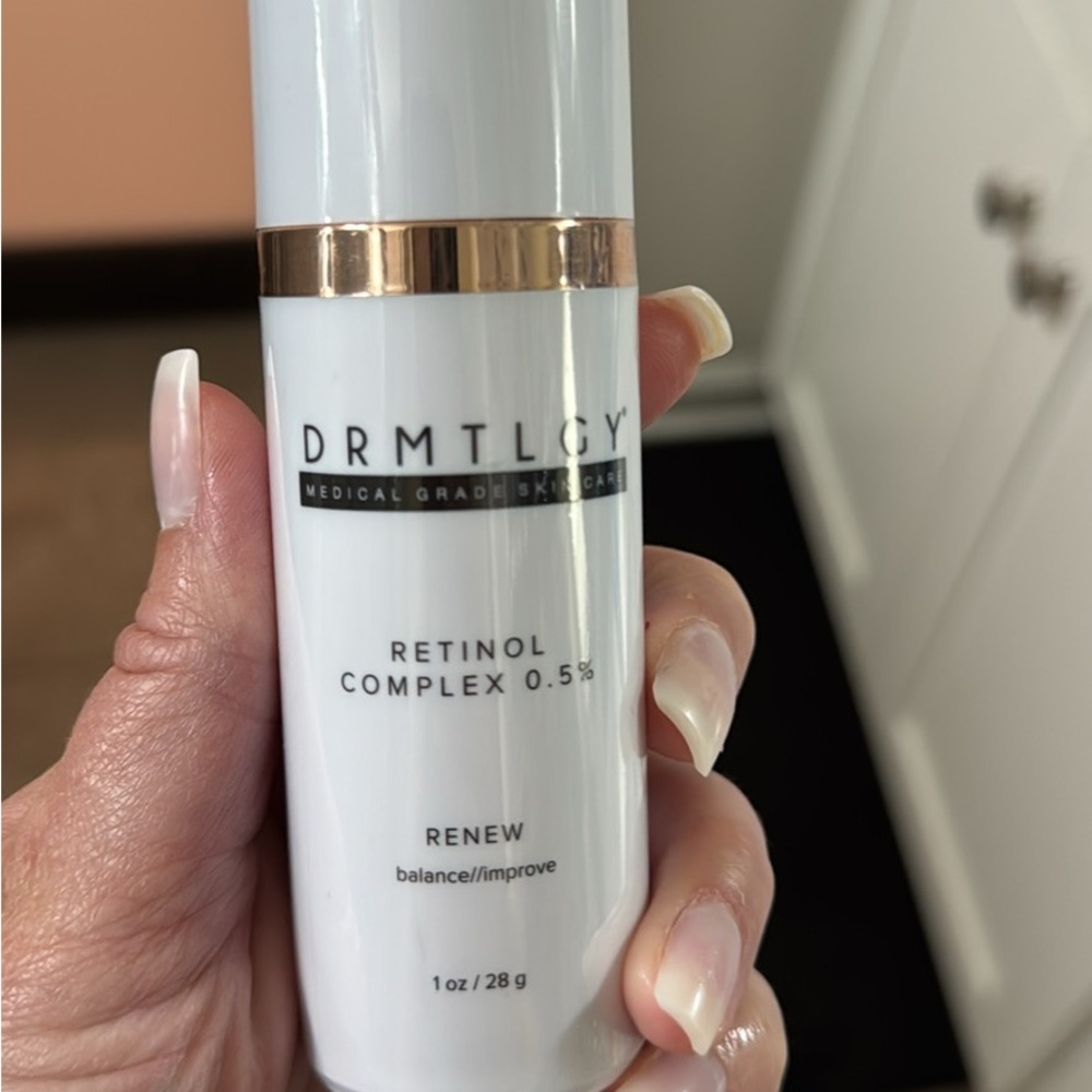 DRMTLGY Retinol Complex 0.5% Serum - White and Gold